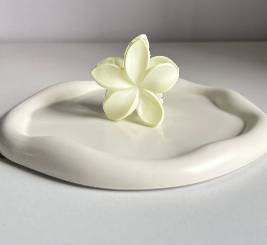 Petal Claw Clip - White