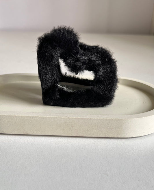 Furry Heart Claw Clip - Black