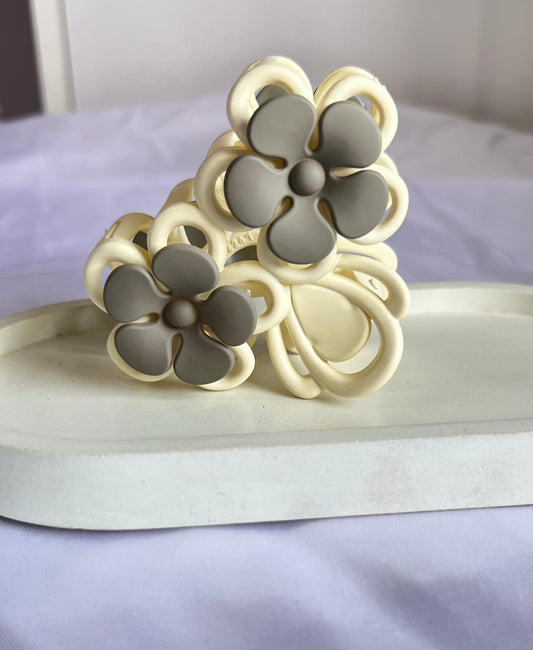 Bloom & Hold Claw Clip - Beige