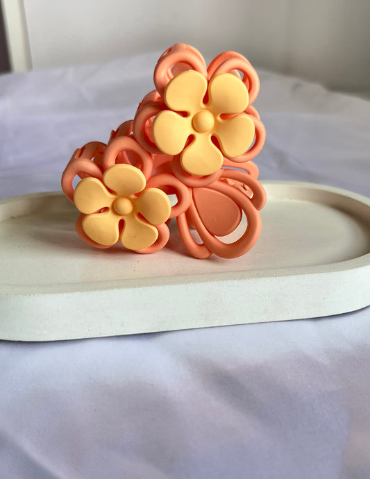 Bloom & Hold Claw Clip - Peach
