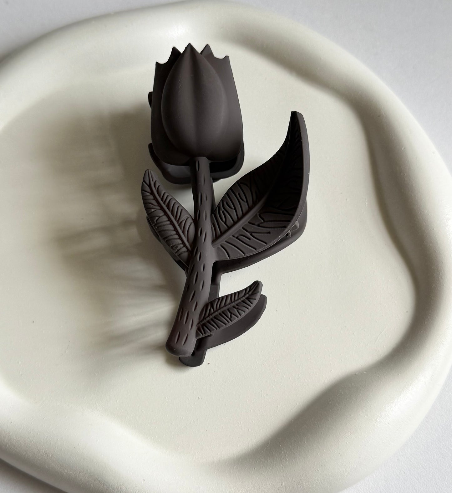 Cute Tulip Claw Clip - Dark Brown