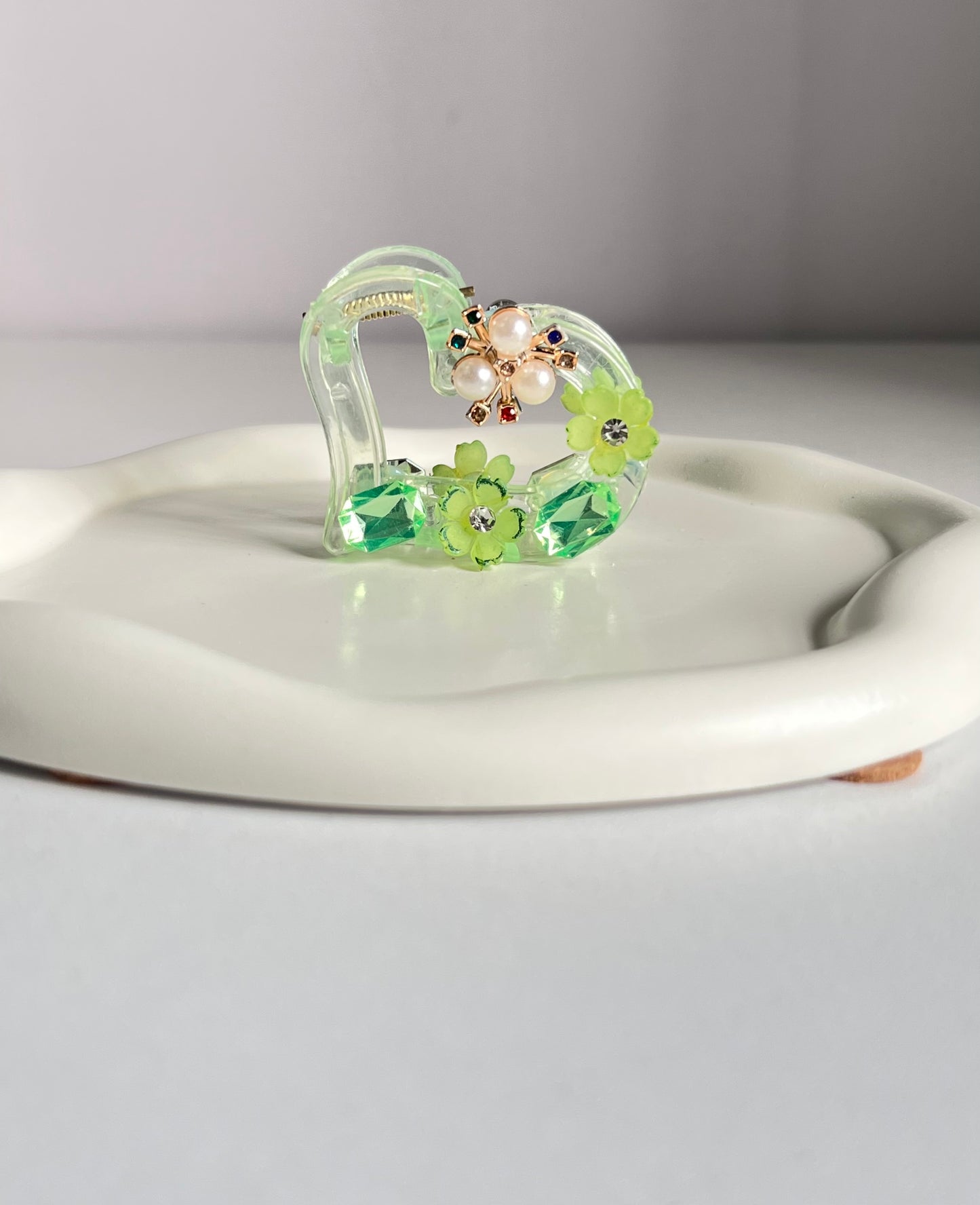 Eternal Bloom Heart Claw Clip -Green