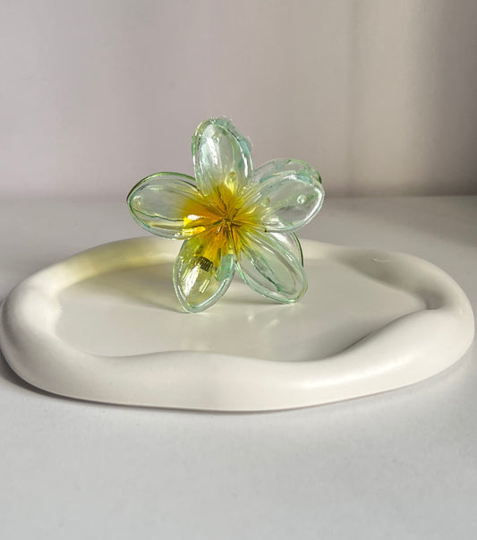 Flora Lock Glossy Claw Clip - Greenish Yellow