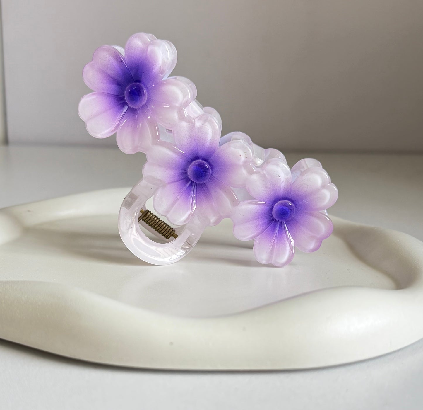 Trendy Triple Flower Claw Clip - Purplish White