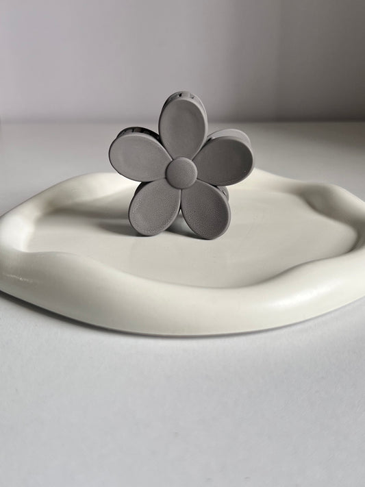 Bloom Flower Claw Clip Medium- Grey