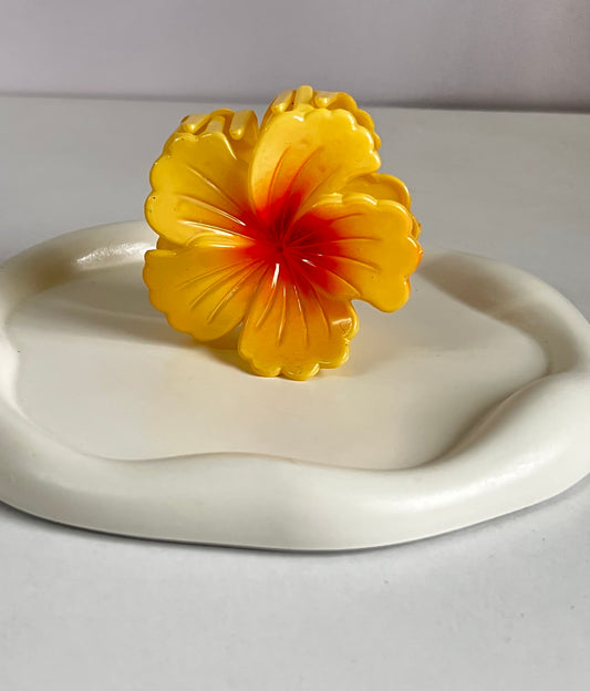 Petal Hold Claw Clip - Yellow