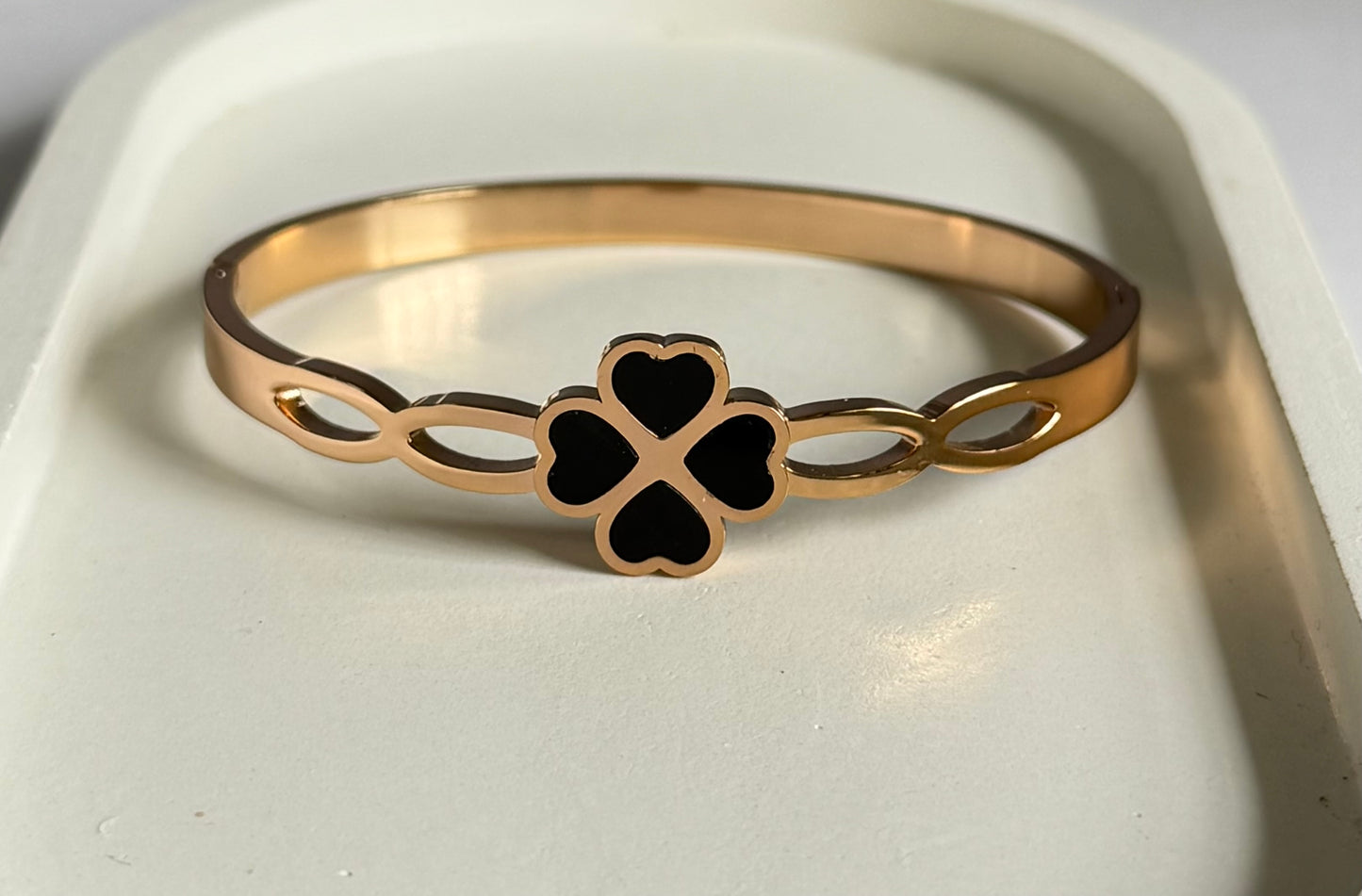 Infinite Luck Clover Anti Tarnish Kada Bracelet - Regular Size