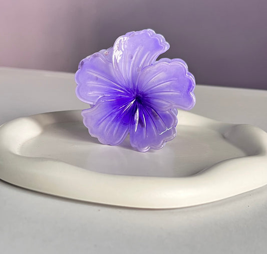 Amora Hibiscus Claw Clip - Purple