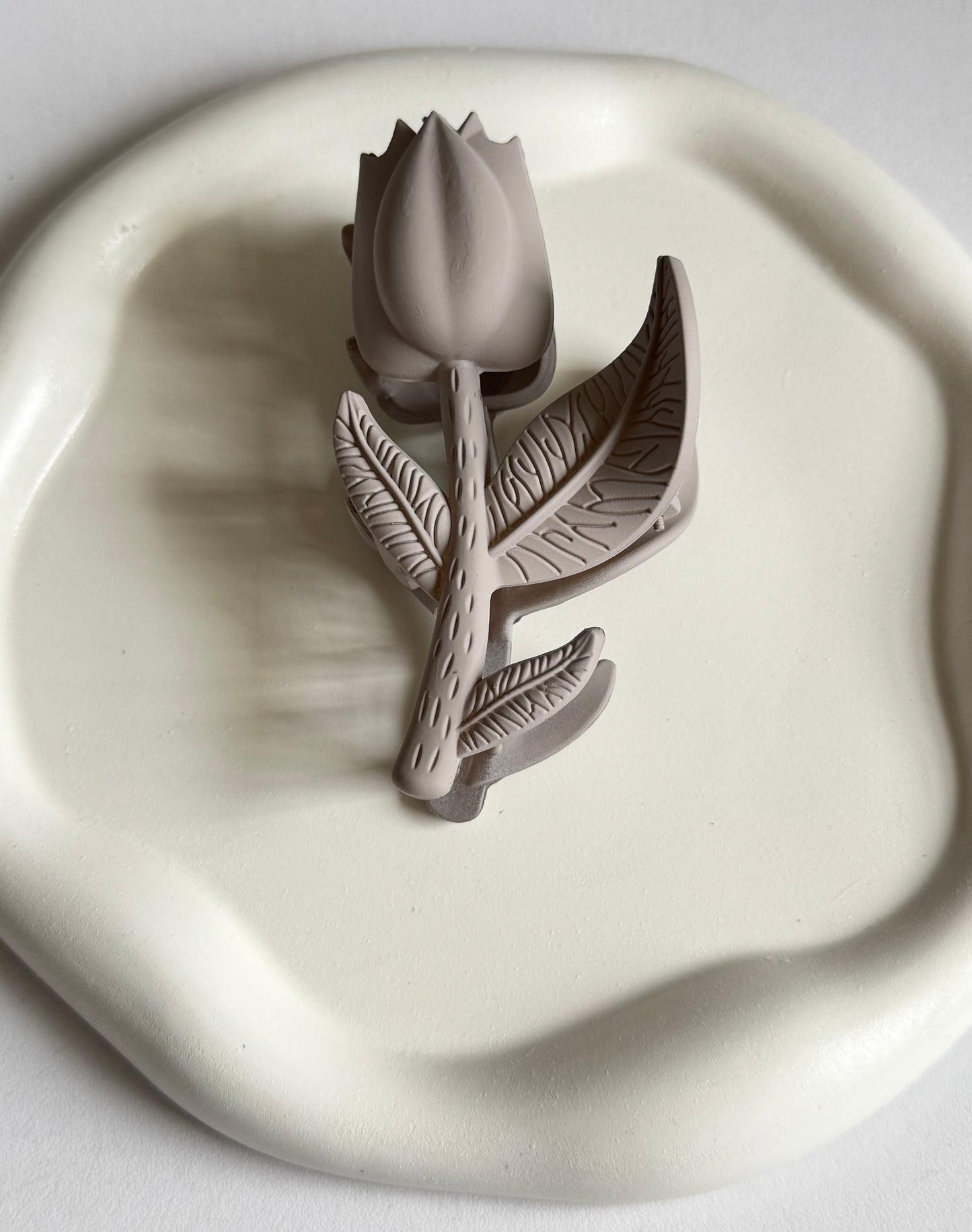 Cute Tulip Claw Clip - Light Grey