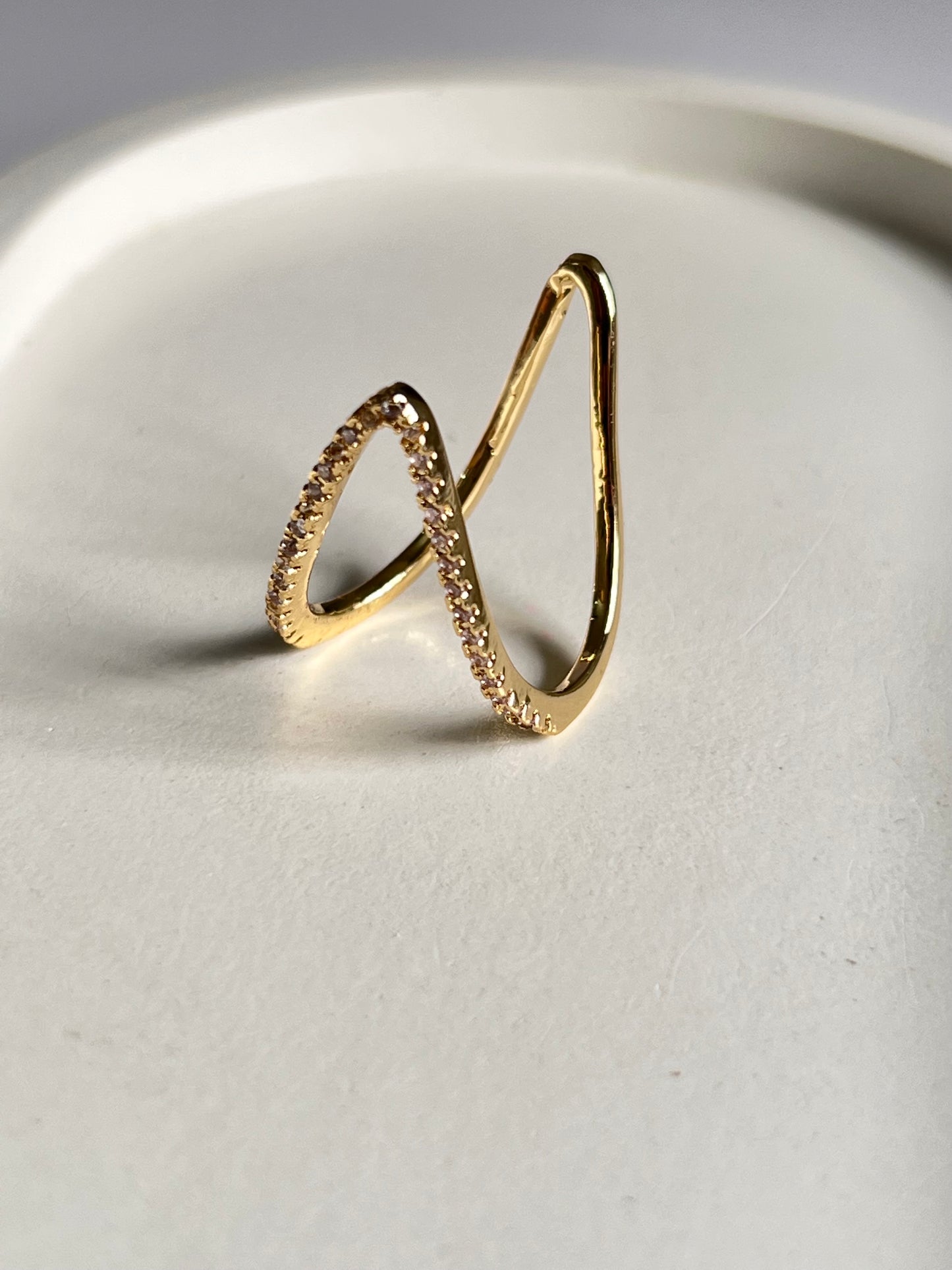 Twinkle Curve - V - Shaped Adjustable Finger Ring - Gold Plated