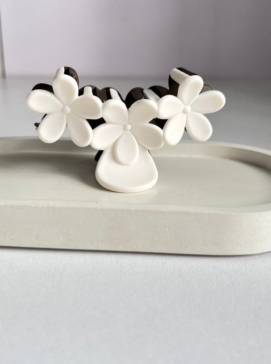 Two Tone Flower Claw- White & Dark Brown