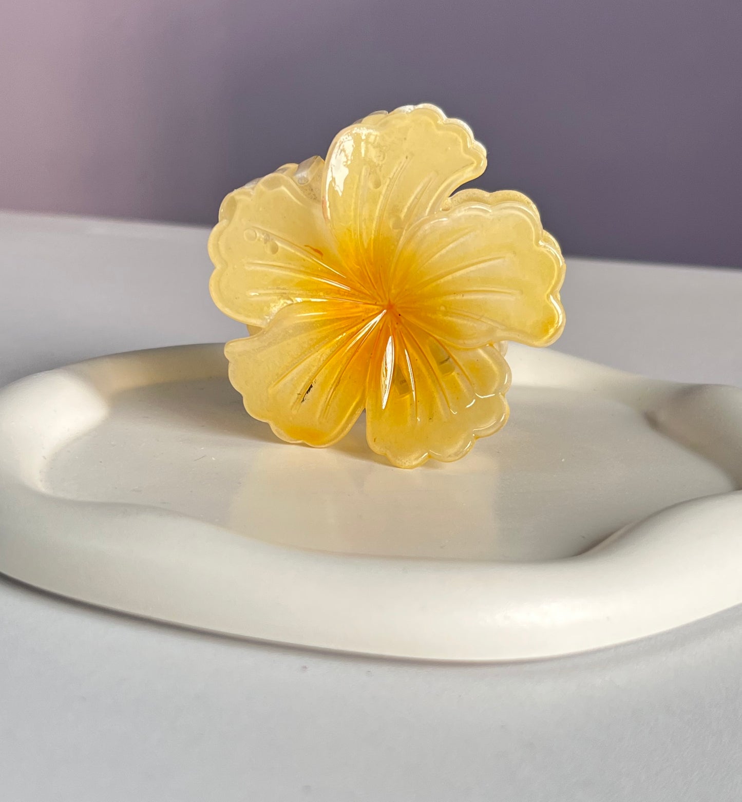 Amora Hibiscus Claw Clip - Yellow