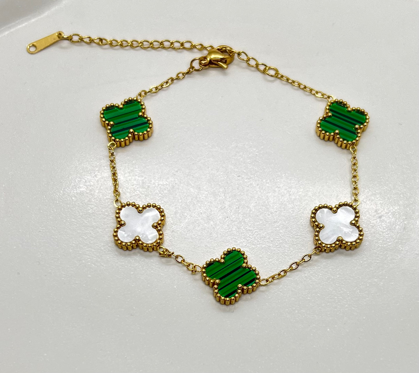 Lucky Glow Green & White Clover Bracelet