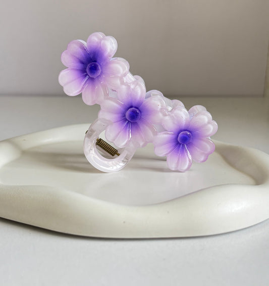 Trendy Triple Flower Claw Clip - Purplish White