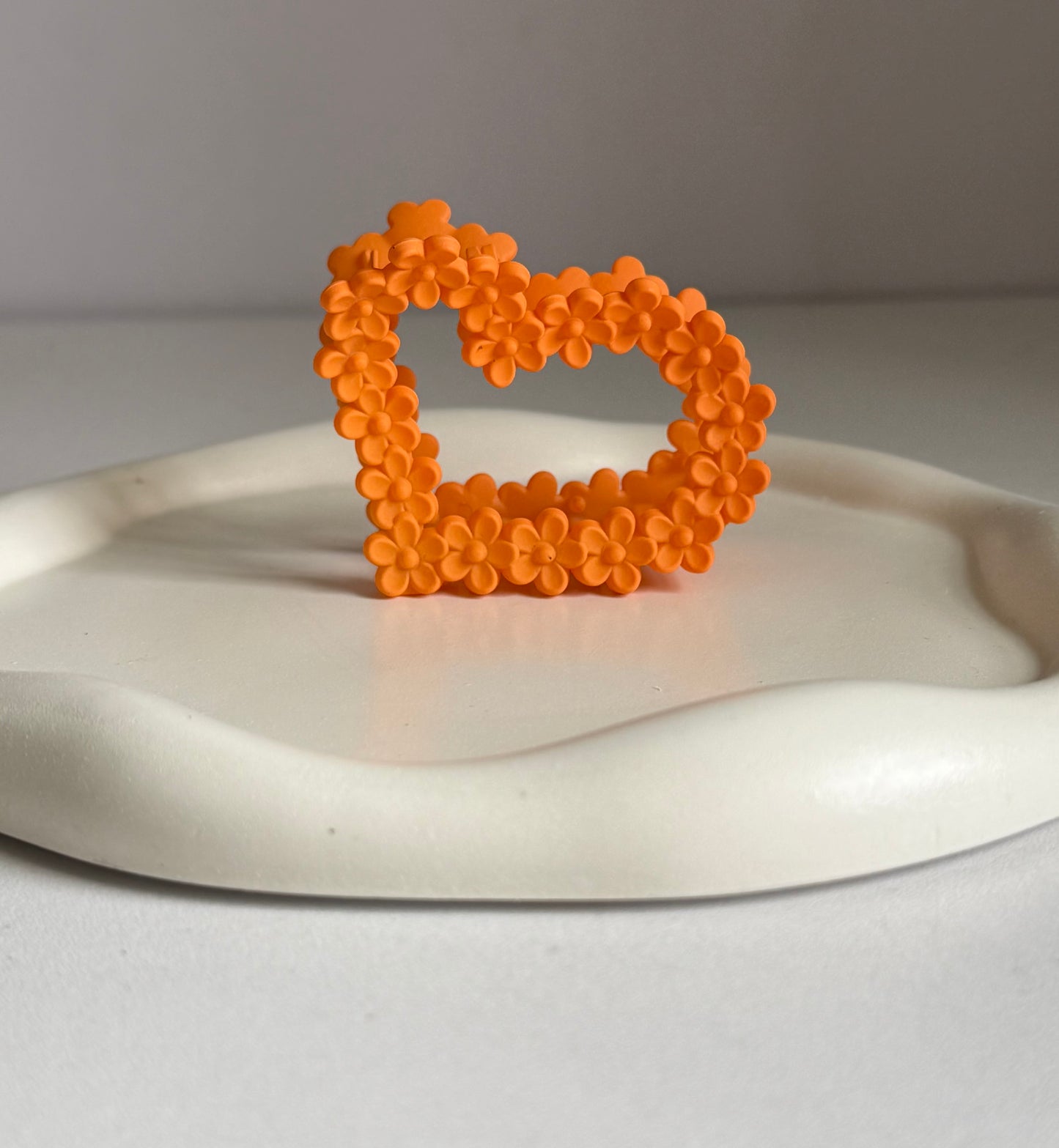 Flora Heart Claw Clip - Orange
