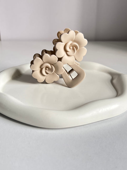 Duo Blossom Claw Clip - Beige