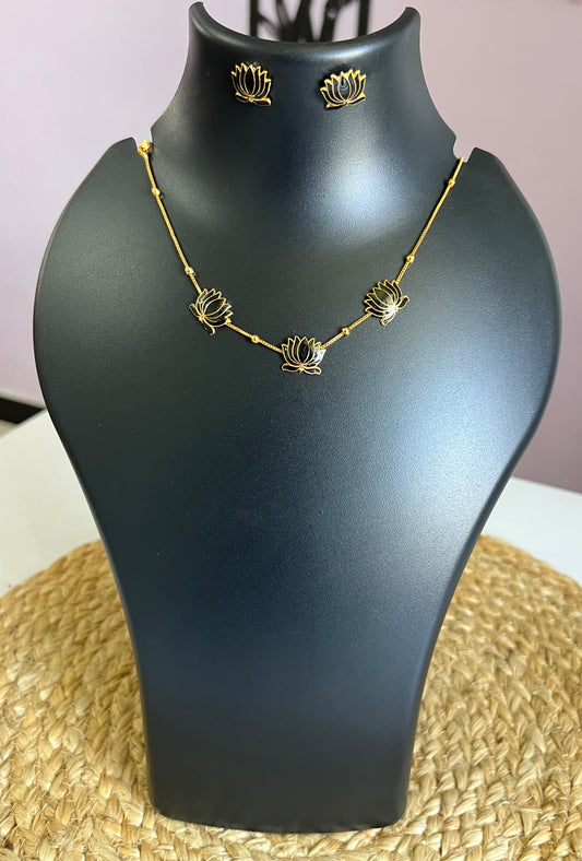 Lotus Elegance Choker Set - Black