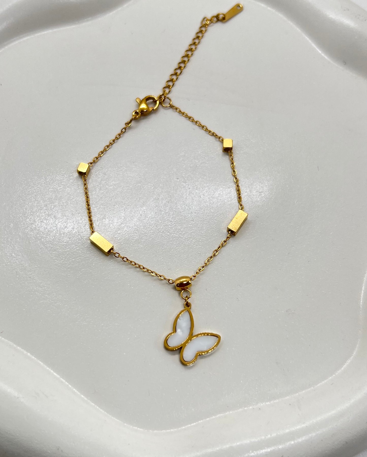 Fluttering White Butterfly Anti-Tarnish Chain Bracelet