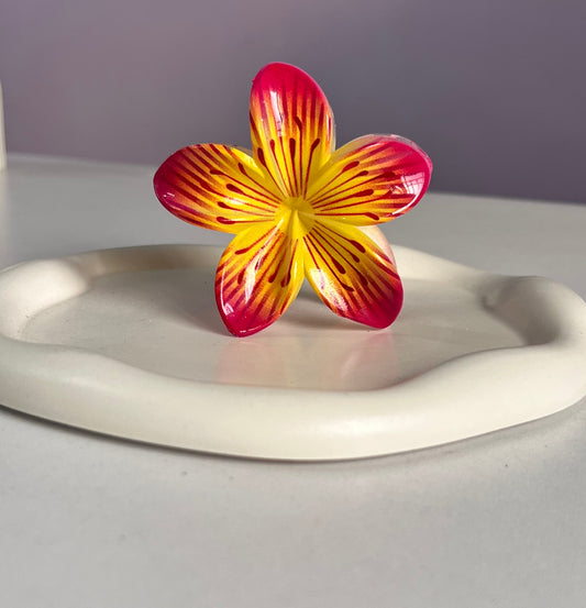 Flora Lock Aura Claw Clip -  Yellowish Red