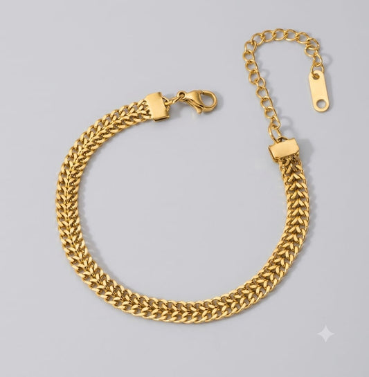 The Golden Weave Anti Tarnish Chain Bracelet