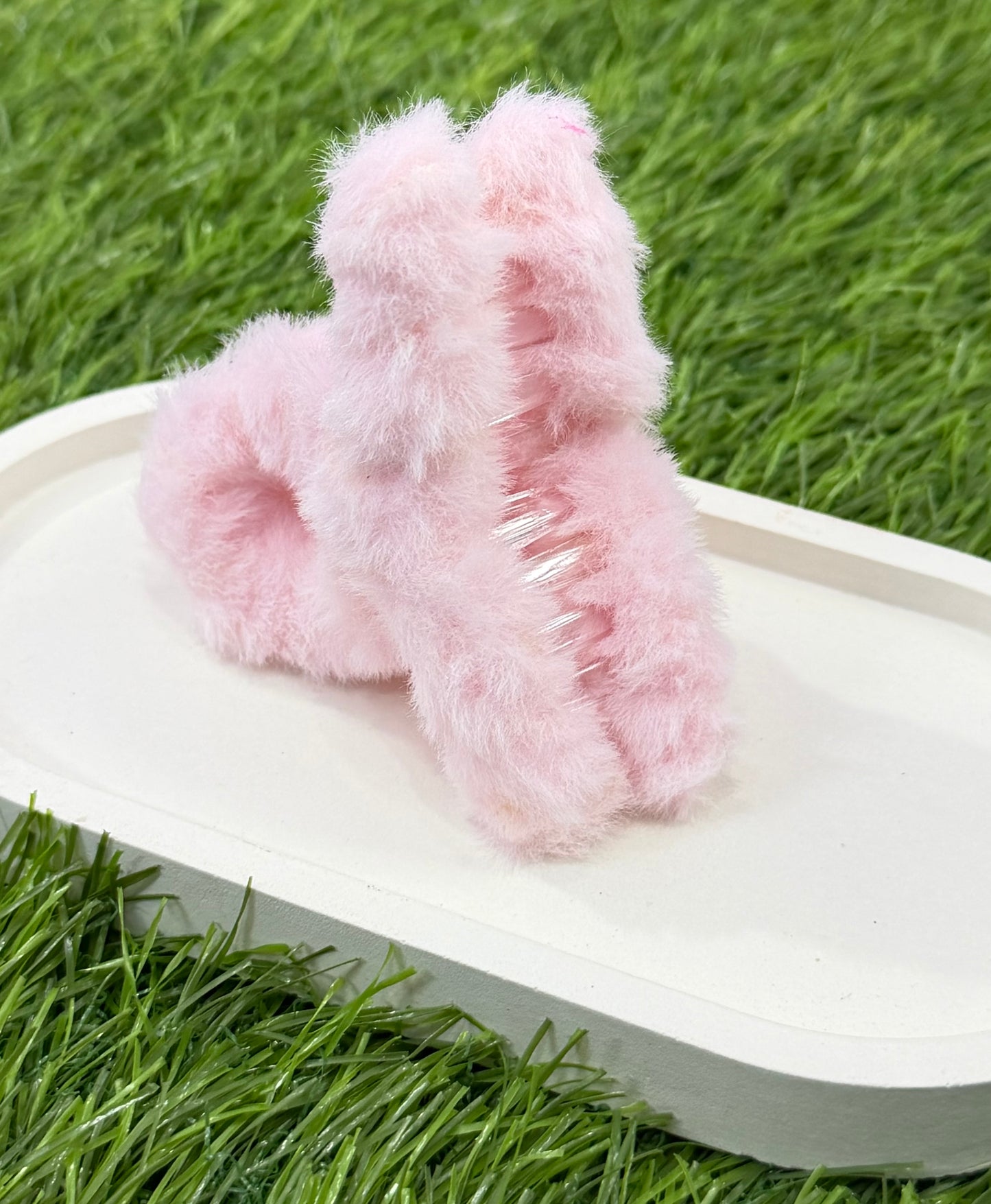 Cloud-Soft Furry Claw Clip - Peach
