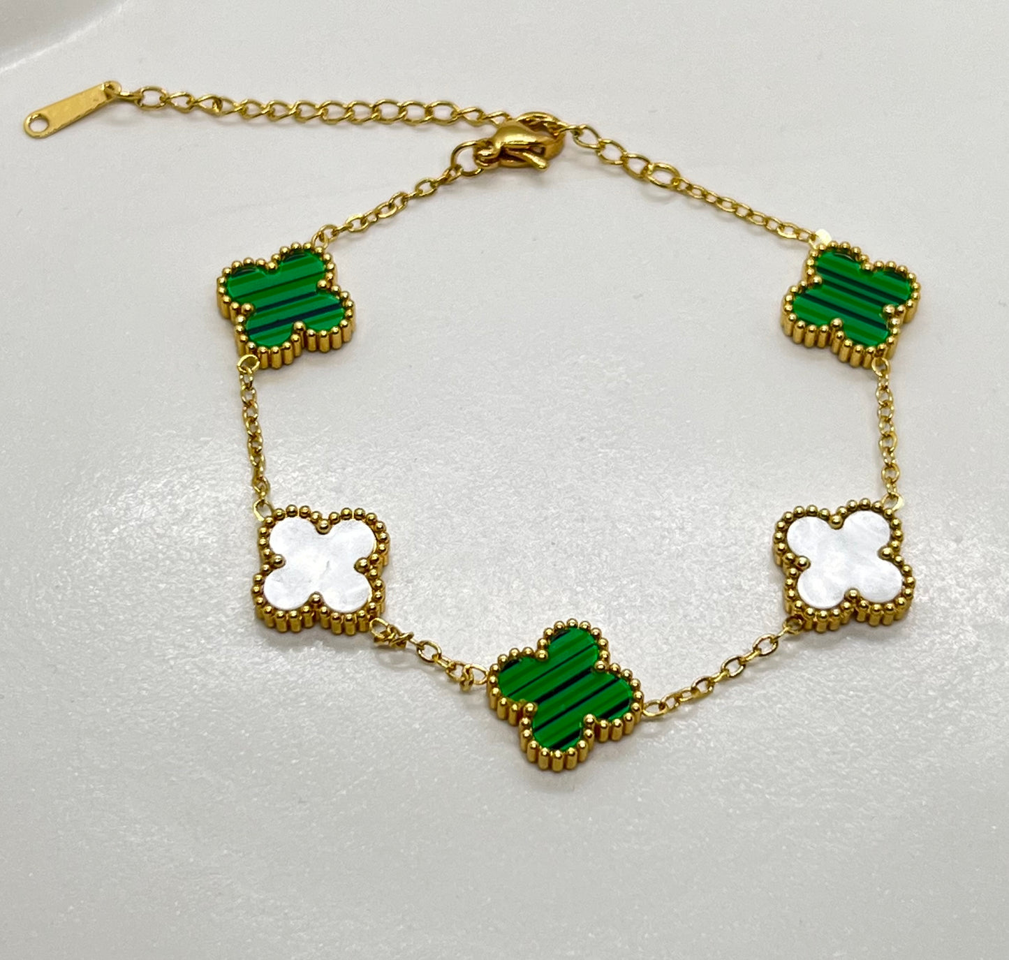 Lucky Glow Green & White Clover Bracelet