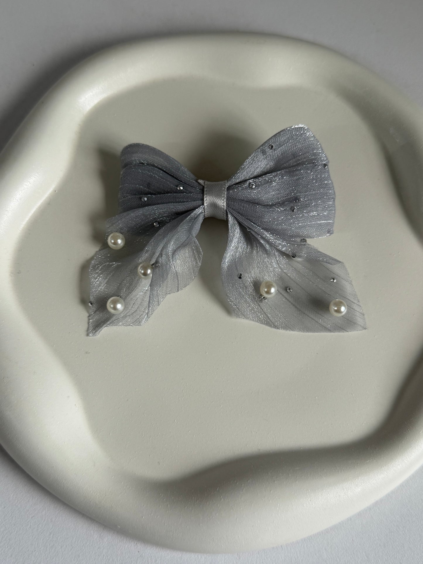 Pretty Bow Hair Clip - Grey