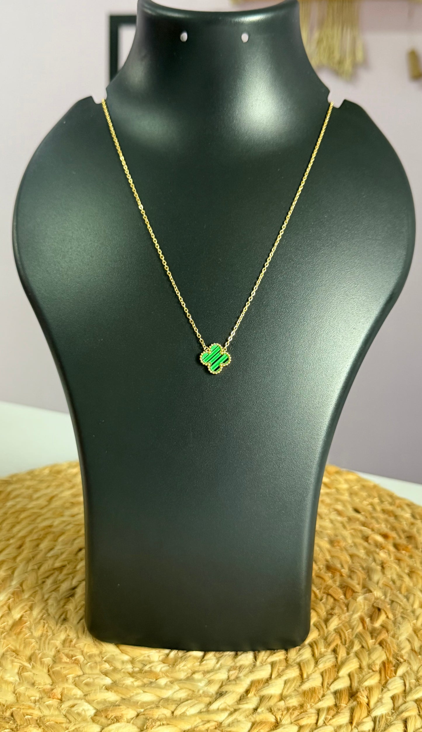 Classic Clover Elegance Anti-Tarnish Clover Neck Chain - Green
