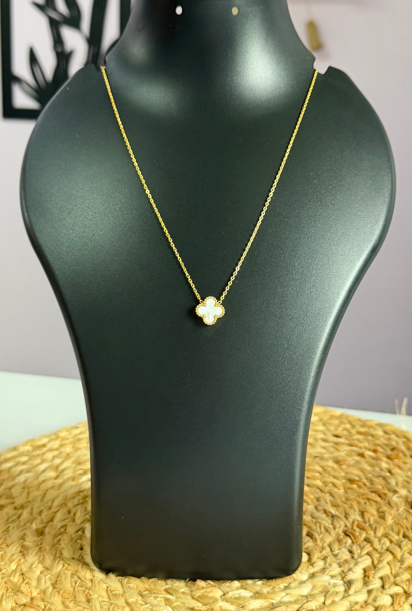 Classic Clover Elegance Anti-Tarnish Clover Neck Chain - White