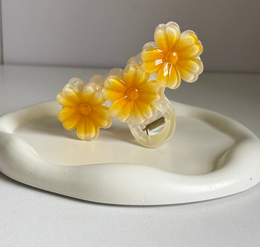 Trendy Triple Flower Claw Clip - Yellow