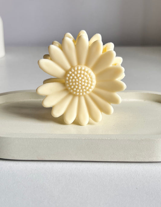 Pinteresty Sunflower Maxi Claw Clip - Beige