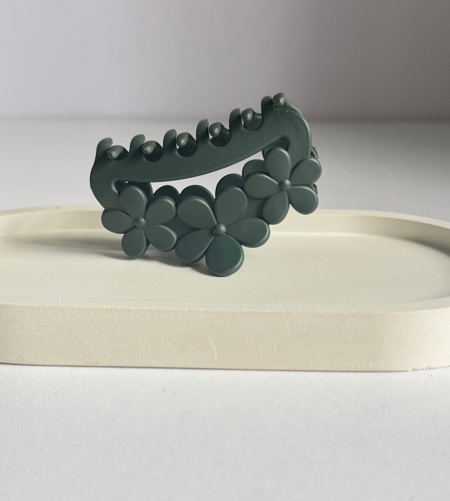 Triple Bloom Claw Clip - Olive