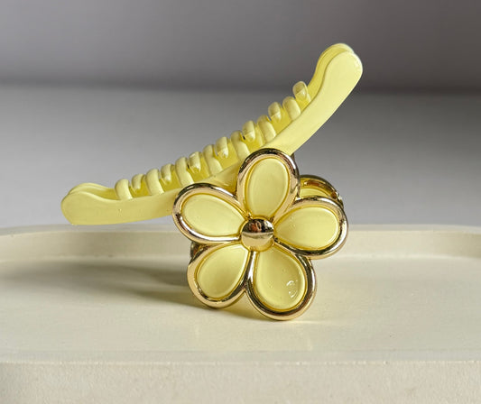 The Darling Daisy Claw Clip - Light Yellow