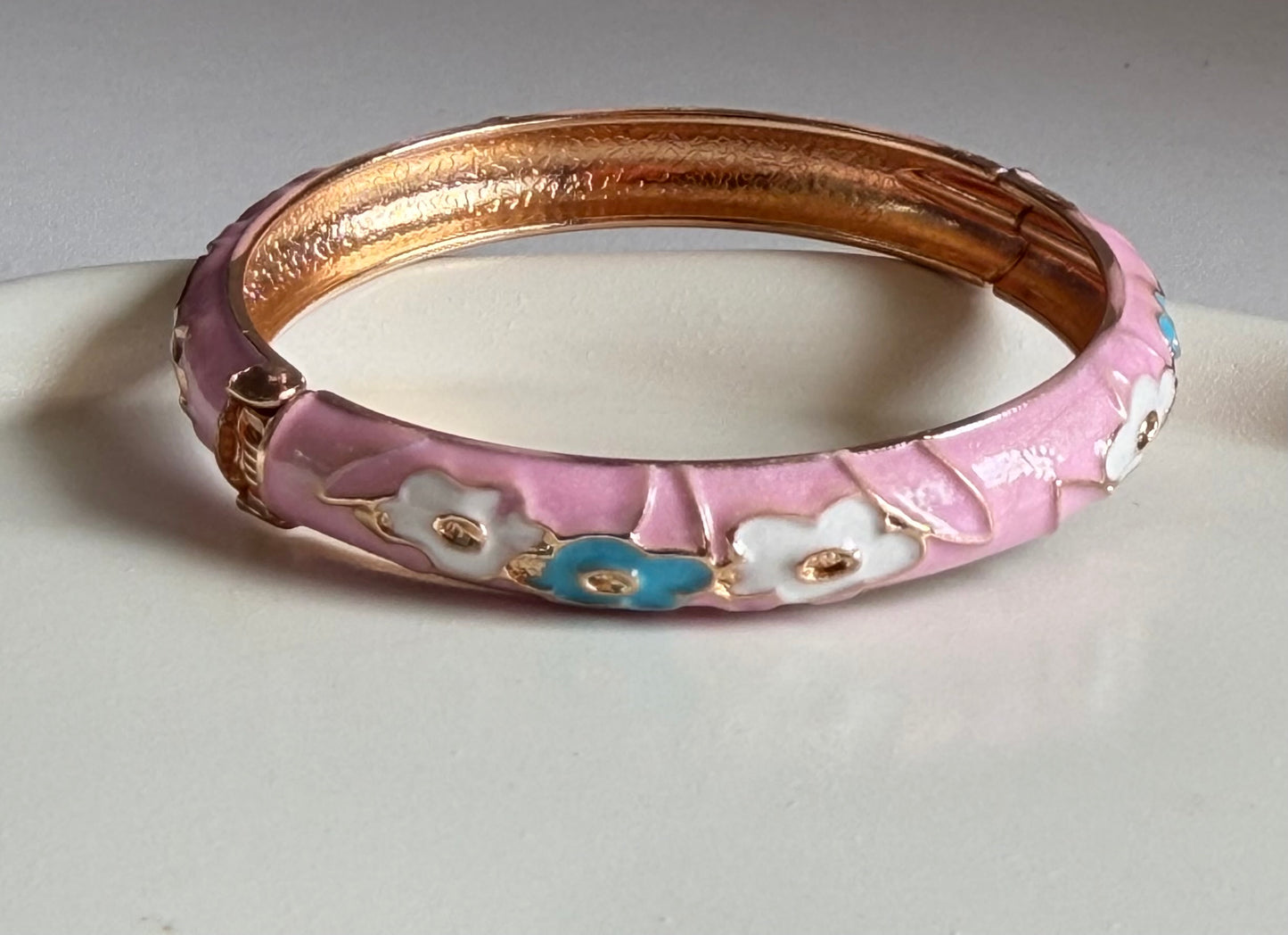 AuraCurve Enamel Bangle Bracelet - Pink