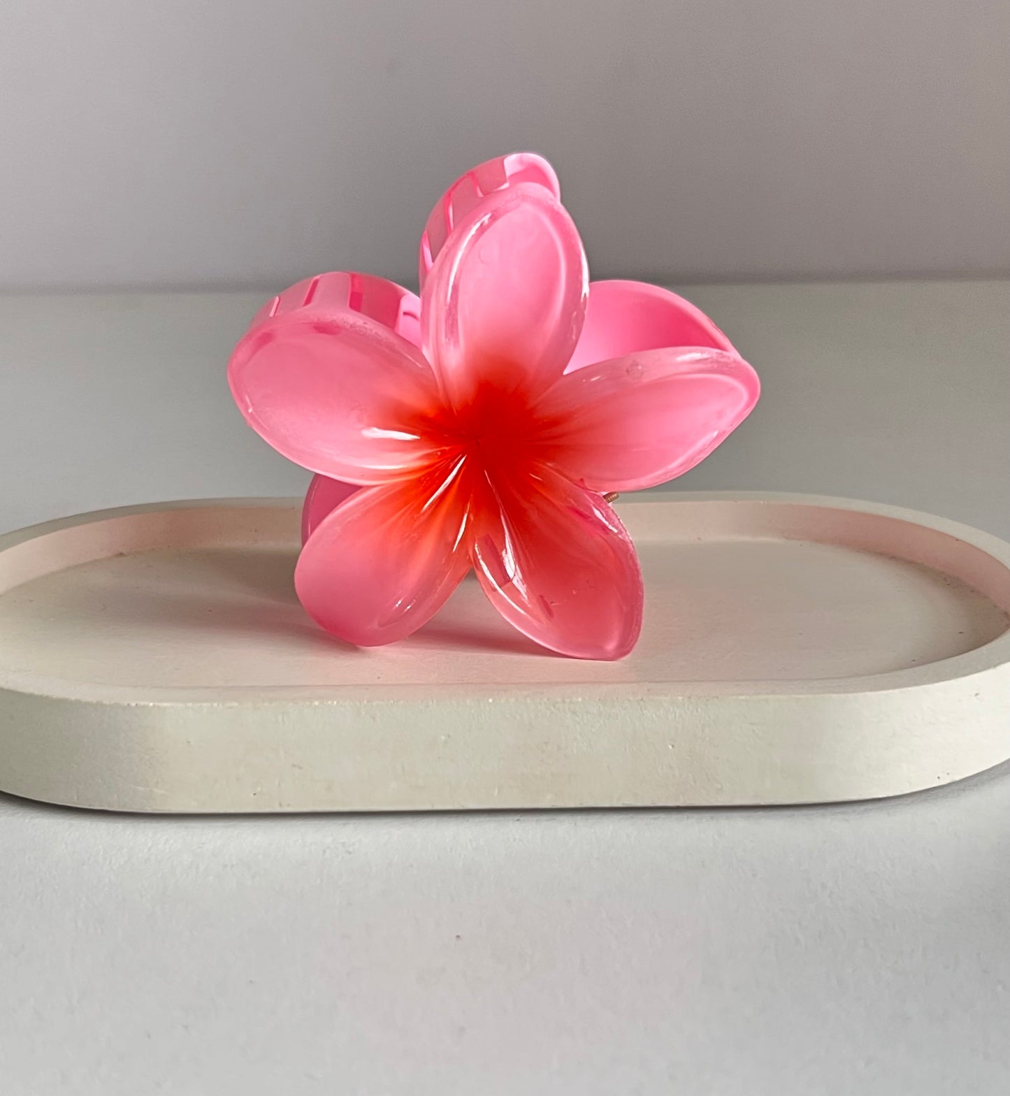 Flora Lock Claw Clip - Pinkish Red