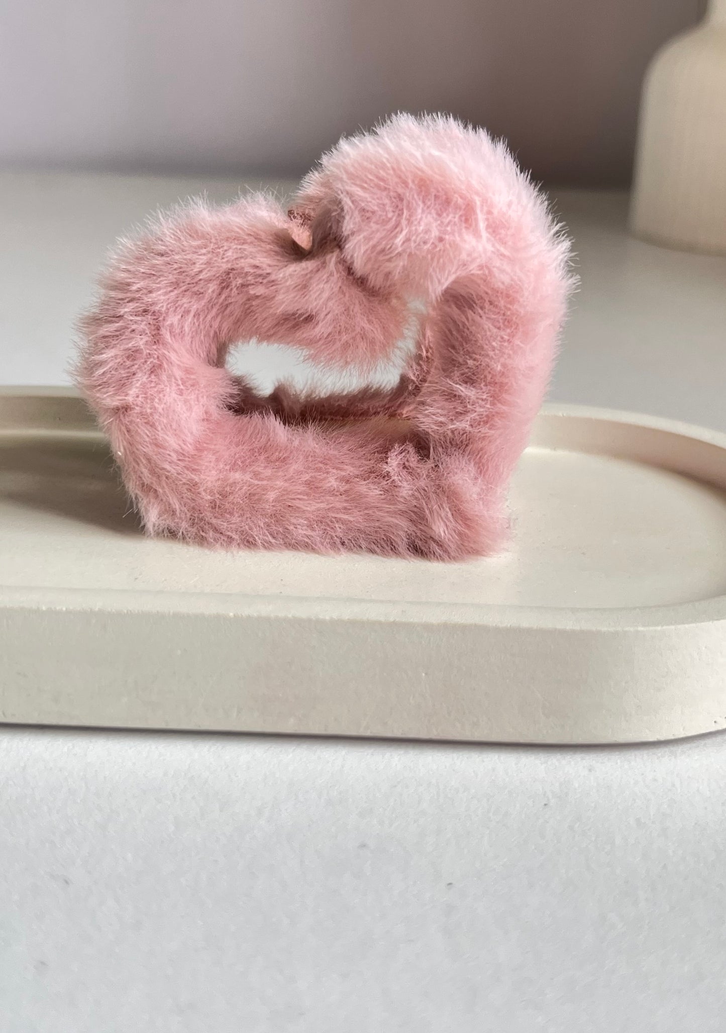 Furry Heart Claw Clip - Mauve Pink
