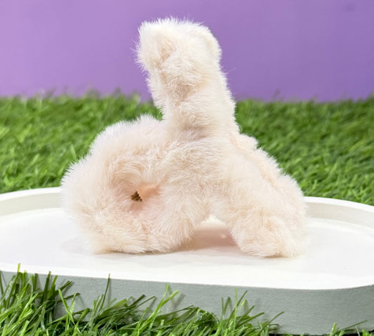 Cloud-Soft Furry Claw Clip - Ivory