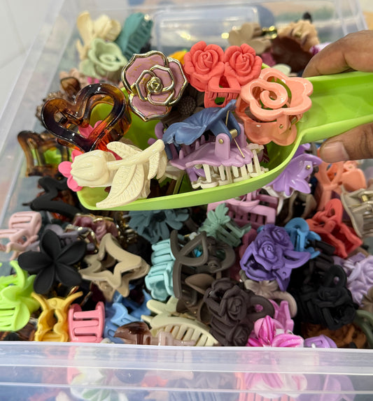 Lucky Hair Claw Scoop - Small