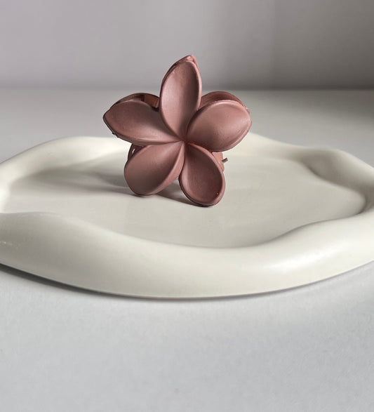 Petal Claw Clip - Brown
