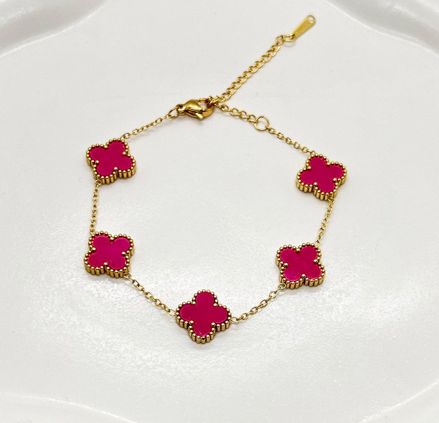 Lucky Glow Pink Clover Bracelet