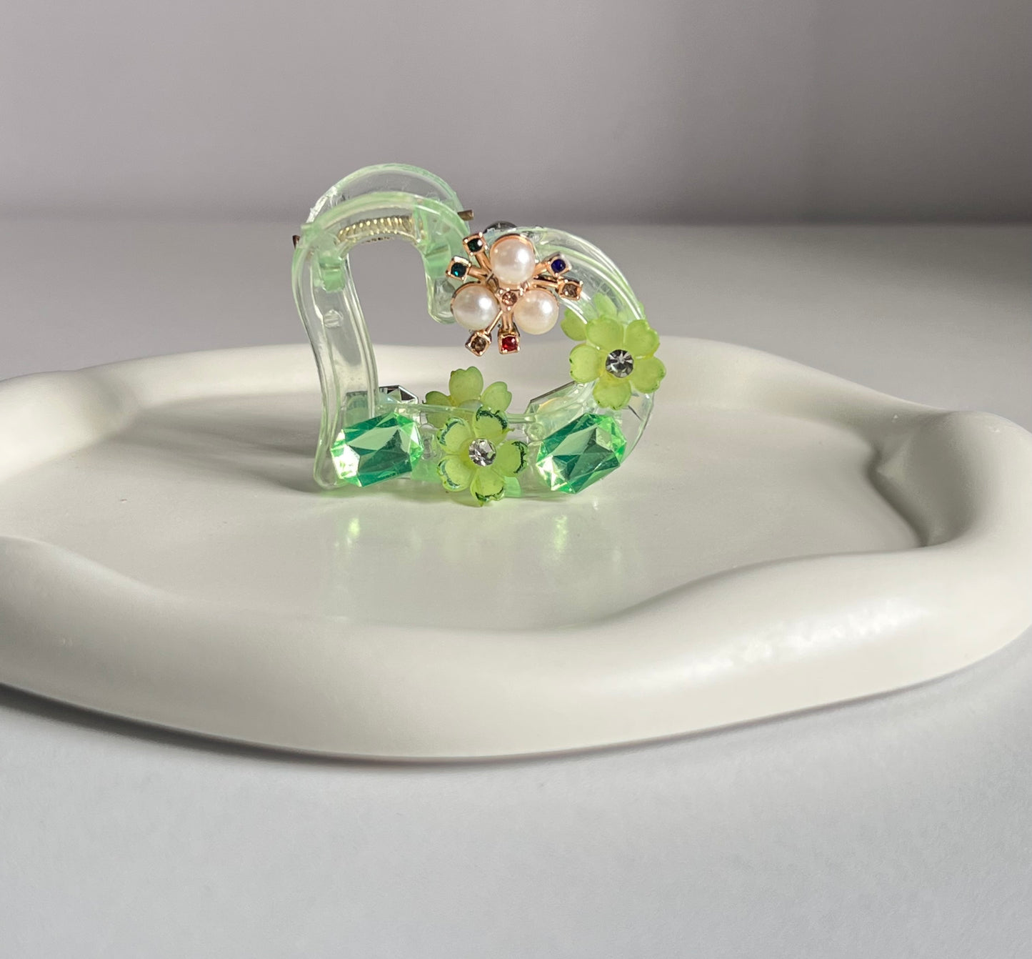 Eternal Bloom Heart Claw Clip -Green