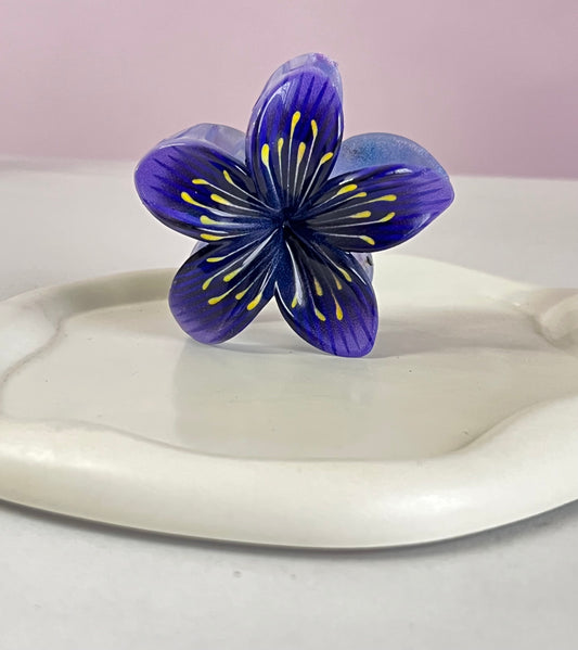 Flora Lock Aura Claw Clip - Dark Blue