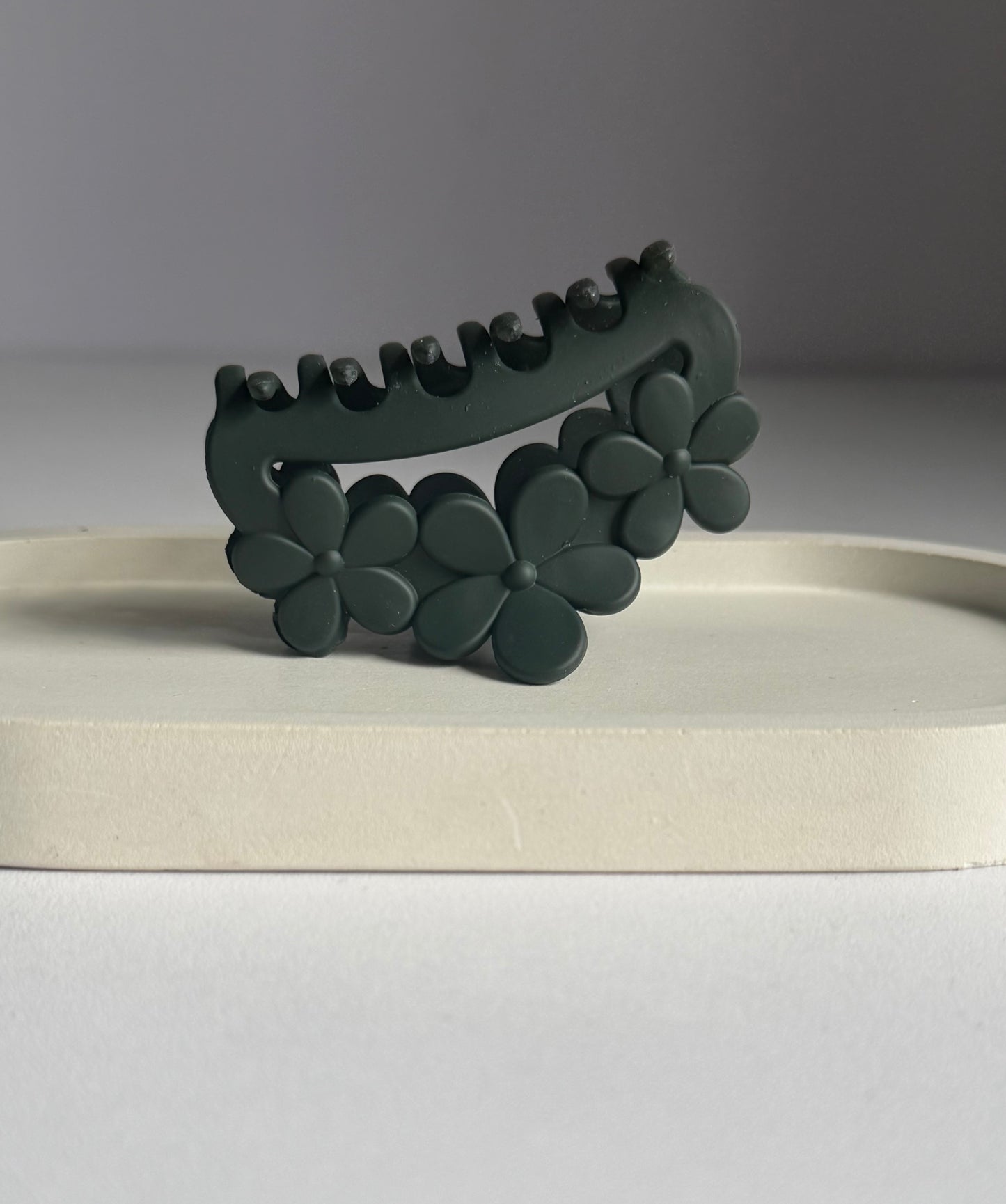 Triple Bloom Claw Clip - Olive