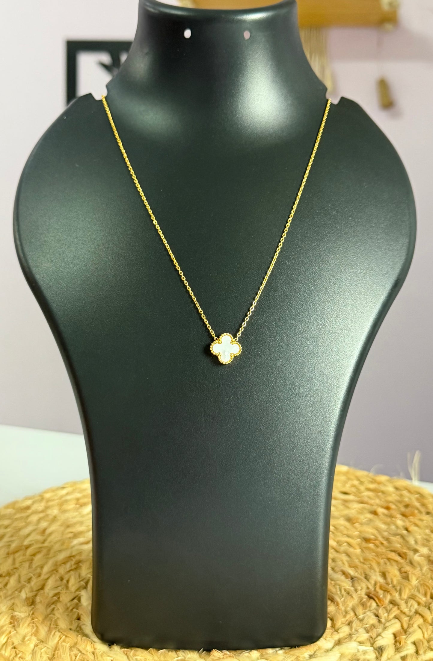 Classic Clover Elegance Anti-Tarnish Clover Neck Chain - White