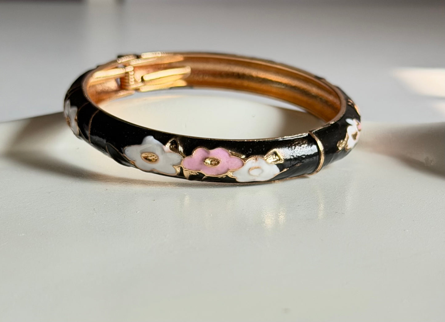 AuraCurve Enamel Bangle Bracelet - Black