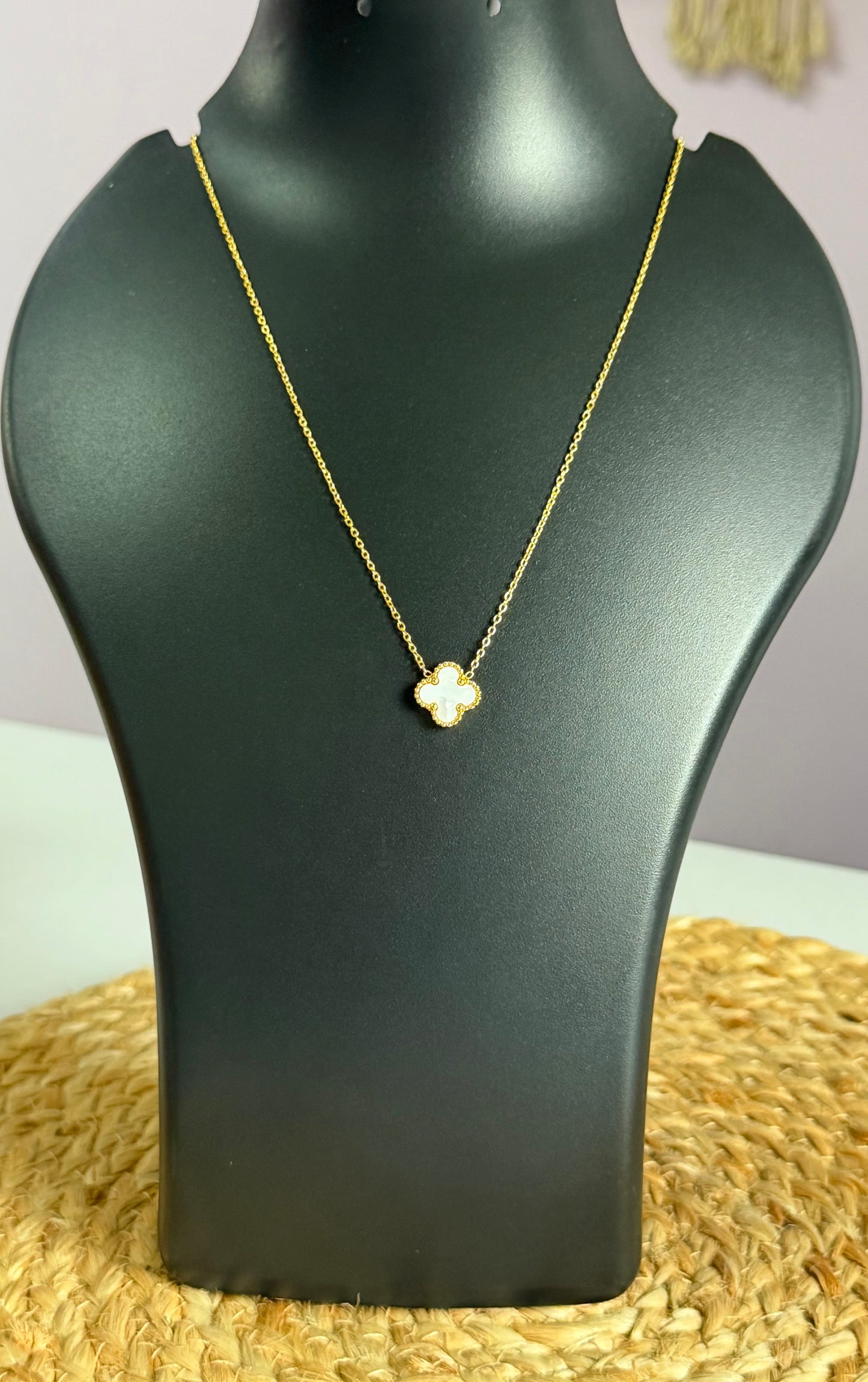 Classic Clover Elegance Anti-Tarnish Clover Neck Chain - White