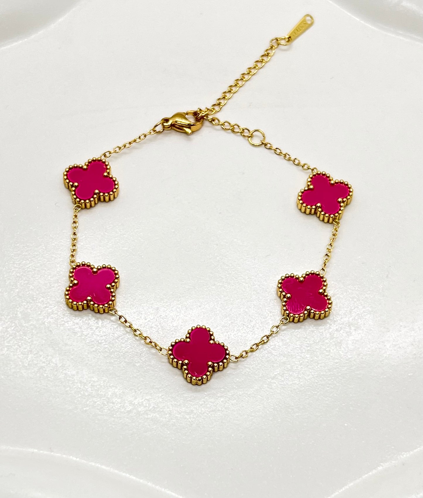 Lucky Glow Pink Clover Bracelet