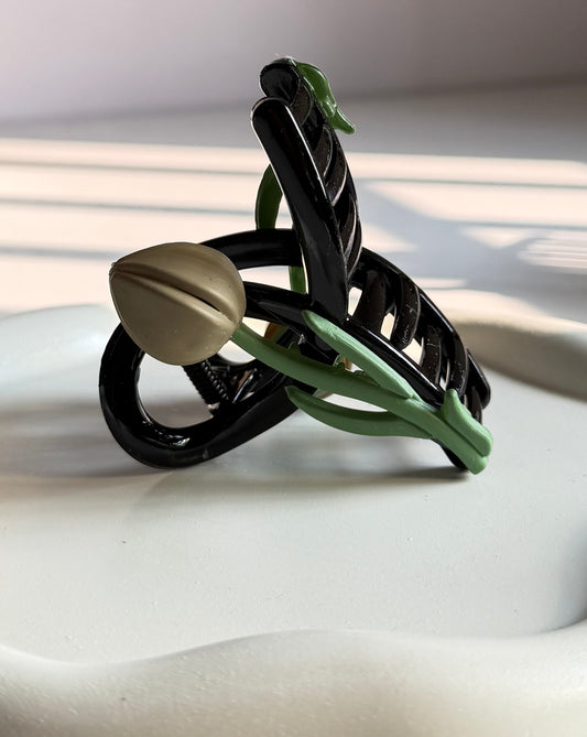 Aesthetic Tulip Claw Clip - Beige