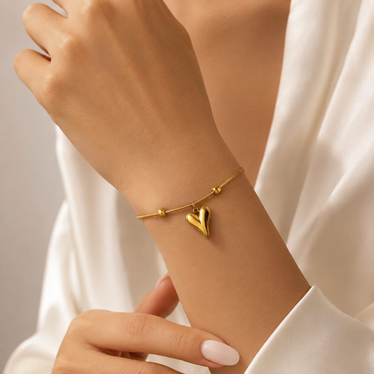 Heart of Glow Anti Tarnish Chain Bracelet