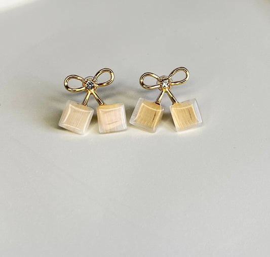 Bow Frame Elegance Earrings